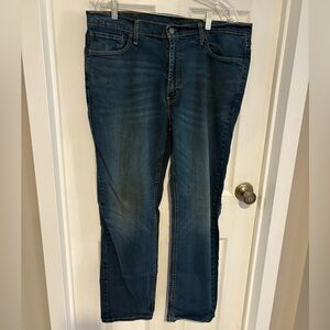 Levi's Men's Dark Blue relaxed fit Jeans